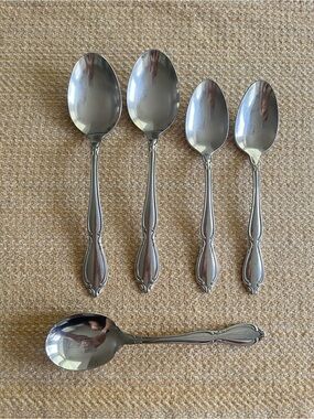 Strathmore Stainless Spoons (4) by ONEIDA *plus bonus jelly spoon